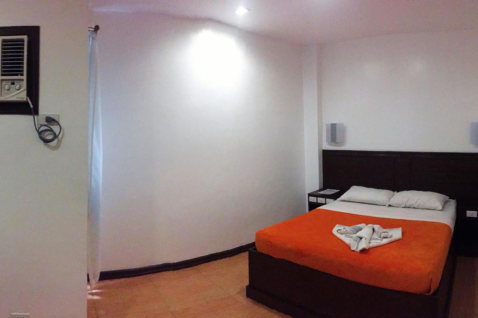 Pearli View Hotel Iloilo Powered By Cocotel Phòng bức ảnh