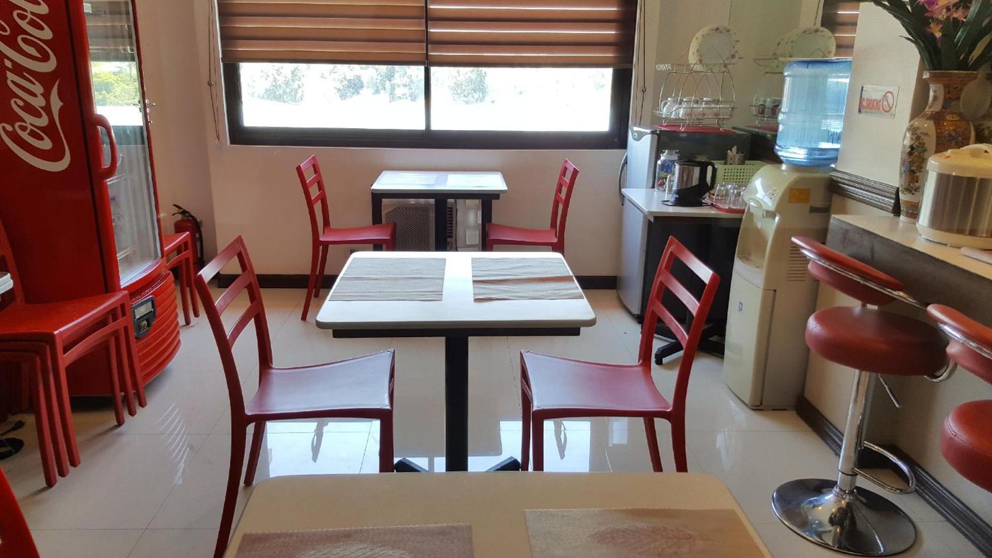 Pearli View Hotel Iloilo Powered By Cocotel Ngoại thất bức ảnh